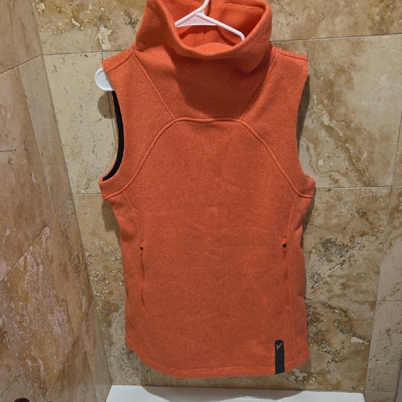 Indyeva 25th Hour Coral Sleeveless Polartec Tunic, Title Nine, Excellent! - Picture 1 of 5